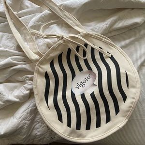 Orseund Iris - like circle round canvas tote bag